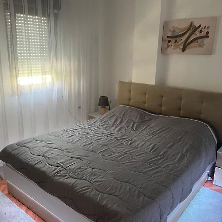 Modern Reality Apartman Kumanovo Kültér fotó