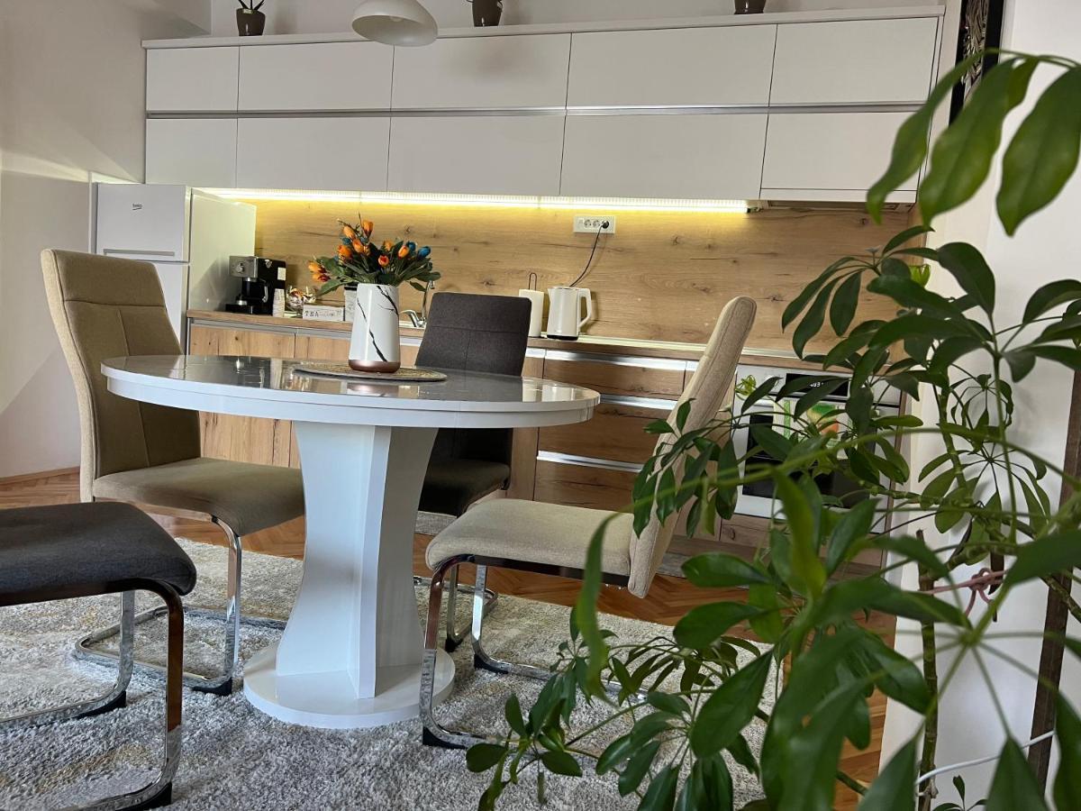 Modern Reality Apartman Kumanovo Kültér fotó